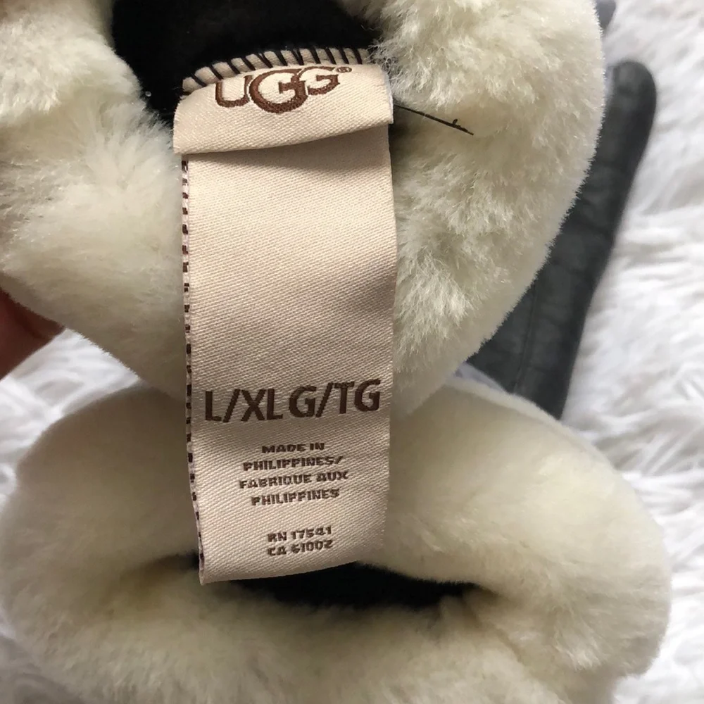 UGG women’s gloves